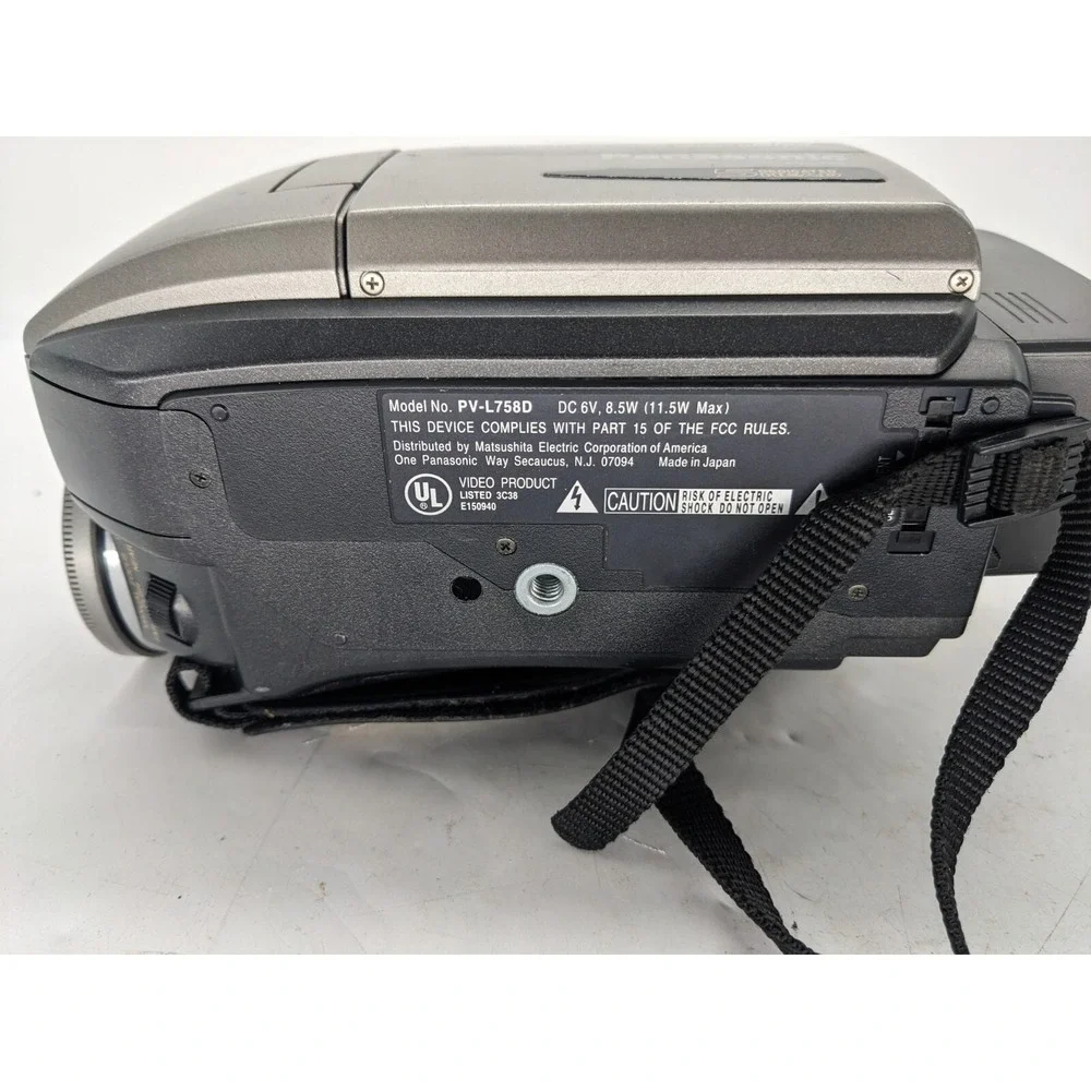 Panasonic Palmcorder VHS-C PV-L758D Camcorder Camera Untested For Parts. A15